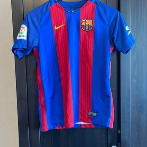 Nike boys soccer Jersey FCB, size L EUC